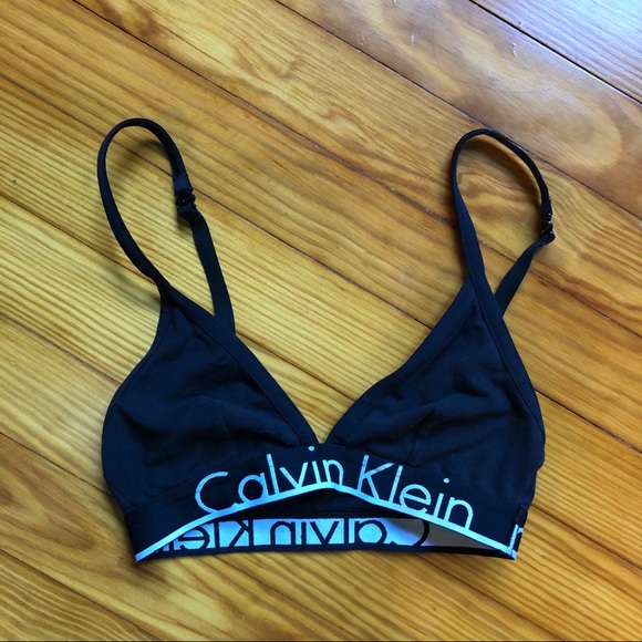 Calvin Klein Other - NWOT Calvin Klein sports bra